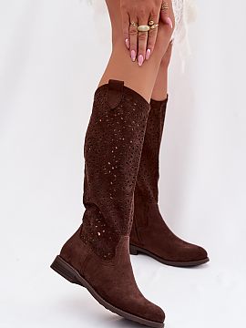 Čižmy s ažúrom Step in style  Ažurové dámske kozačky v štýle boho sú výnimočnou ponukou pre ženy, ktoré si vážia slobodu a módný vzhľad. Jemné výrezy na