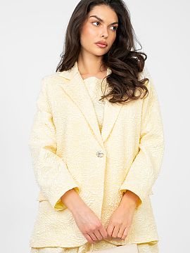 Blejzer Rue Paris  Elegantný dámsky žaket štandardnej dĺžky, ktorý skvele kombinuje klasiku s jemným nádychom originality. Model vyniká pestrou štru