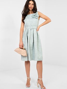 Spoločenské šaty Rue Paris  Elegantná návštevnícka šaty vytvorené s ohľadom na výnimočné príležitosti a štýlové výjazdy na večierok. Rozkvetlý strih k