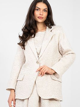 Blejzer Rue Paris  Elegantný dámsky kabát štandardnej dĺžky, ktorý skvele kombinuje klasiku s jemným nádychom originality. Model sa vyznačuje rôznor