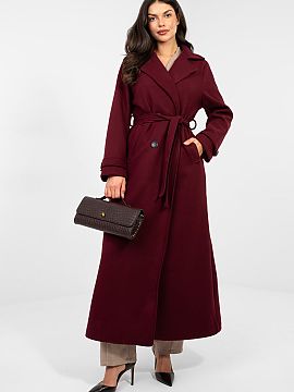 Kabát Factory Price  Dlhý dámsky kabát je elegantnou ponukou pre prechodné obdobia jeseň, zima a jar. Vyrobený z vysoko kvalitného polyesteru v klasickom,