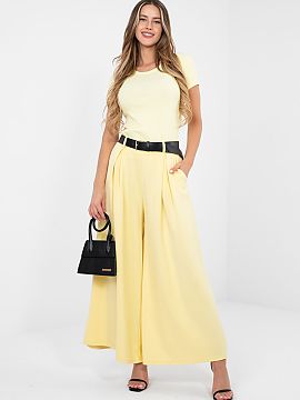 Tepláky Rue Paris  Elegantné dresové nohavice typu palazzo sú spojením pohodlia a elegancie v modernom prevedení. Vyrobené z vysoko kvalitnej zmesi visk�