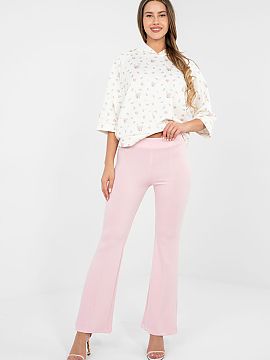 Tepláky Rue Paris  Mäkké teplákové nohavice vyrobené z materiálu typu plátno, mimoriadne jemného, elastického a príjemného na dotyk. Model je charak