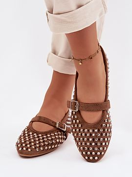 Baleríny Step in style  Baleríny pre ženy zo syntetického semišu sú štýlovým návrhom na teplé dni. Ľahká perforovaná nášivka zdobená zirkónmi im do