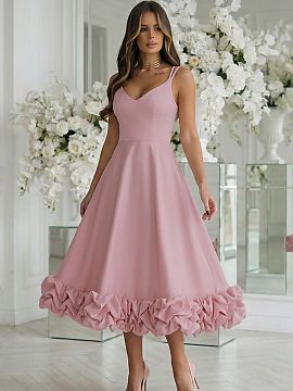 Sukňa na večer Bicotone  Elegantné šaty s midi dĺžkou zapínané na skrytý zips. Priliehavý vrch s výstrihom do V a dvojitými, tenkými ramienkami krásne zd