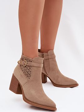 Topánky na opätku Step in style  Topánky značky JEZZI sú elegantnou ponukou s módny charakterom. Vyrobené z ekokože, vyzerajú štýlovo a žensky. Model vyniká vzoro