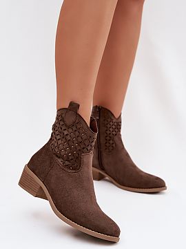 Topánky na opätku Step in style  Štýlové čipkované dámske topánky značky JEZZI sú modernou ponukou na prechodnú sezónu. Vyhotovené z ekokože. Čipkovaný zvršo