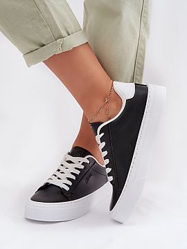 Športová obuv Step in style  Tenisky pre ženy od značky Big Star sú kombináciou minimalistického štýlu s funkcionalitou. Vyrobené z ekologickej kože, prezentuj�