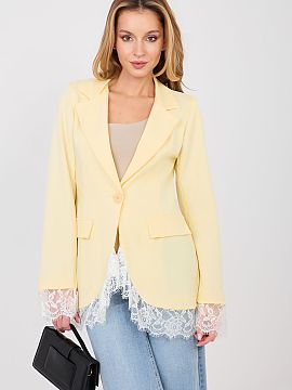 Sakko Factory Price  Elegantný ženský sako štandardnej dĺžky, navrhnuté pre ženy, ktoré oceniajú nadčasový štýl a univerzálnosť. Model s hladkým