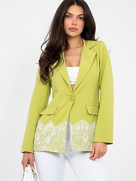 Blejzer Factory Price  Elegantný damský žaket s nadčasovým, elegantným charakterom. Hladký vzor robí model univerzálnym a ľahko kombinovateľným, skvele