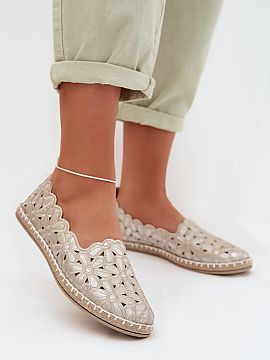 Balerinki Step in style  Dámske baleríny vyrobené z textilného materiálu v kvetinovom vzore. Tieto topánky sú ideálnou voľbou na jar letnú sezónu! Vložka