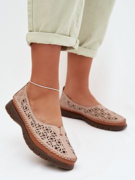 Balerinki Step in style  Ľahké dámske baletky značky Sergio Leone sú ideálnou ponukou pre ženy, ktoré ocenia pohodlie a jemný, ženský štýl. Vyrobené z 