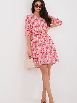 denné šaty Sublevel  Elegantný šaty s dĺžkou pod kolená, vyrobené z príjemného na dotyk, ľahkého viskózy, ktorý sa krásne upravuje na postave a zabe