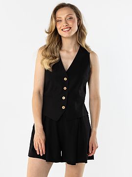 Vesta awama  Elegantný ľanový žaket s priliehavým strihom na podšívke, ktorý skvele dopĺňa letné štýly. Model s výstrihom vo forme písmena