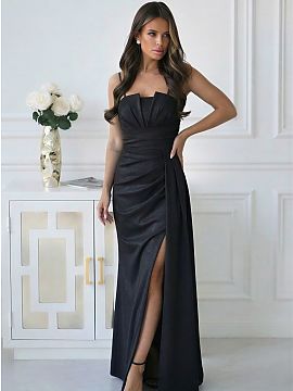 dlhé šaty Bicotone  Oslnivá večerná šaty v odtieni mäty, vyrobené z jemne lesklej látky so skrytým zipsom. Moderný korzet s efektnými záhybmi pri vý