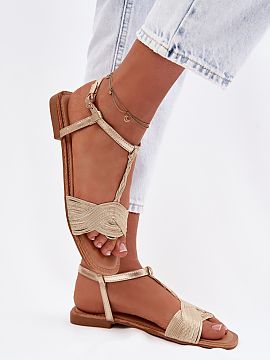Sandały Step in style  Ploché dámske sandále sú pohodlnou ponukou ideálnou na teplé dni. Tento model sa skvele hodi? na denno-denné aktivity, poskytuje slob