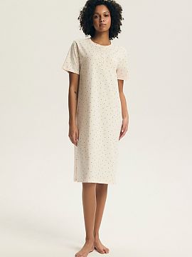 Nočná košeľa Henderson  Praktická a pohodlná nočná košeľa pre ženy, vytvorená s ohľadom na pohodlie počas spánku a každodennej starostlivosti. Model sia