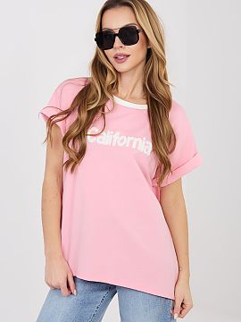 Blúzka Relevance  Elegantná a pohodlná každodenná blúzka v štýle casual, ideálna na každodenné outfity. Model má klasický, okrúhly výstrih s kon
