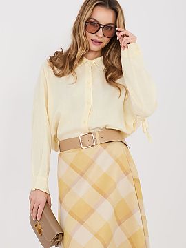 tričko s dlhým rukávom Italy Moda  Košeľa pre ženy v štýle casual, ktorá sa skvele hodí nielen do každodenných štýlov, ale aj do práce. Klasický, hladký vzor rob