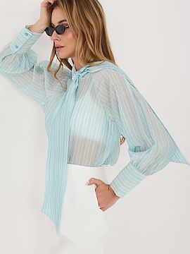 tričko s dlhým rukávom Italy Moda  Košeľa pre ženy s klasickým strihom, ktorá sa skvele hodí nielen na každý deň, do práce, ale aj na špeciálne príležitosti. Mod