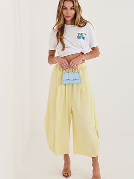 zamatové nohavice Italy Moda  Dámske štručkové nohavice vo voľnom štýle typu Aladínky, ideálne na každý deň. Vyrobené z mäkkej a príjemnej bavlny, zaručuj