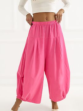 zamatové nohavice Italy Moda  Dámske džínsy voľného strihu typu aladínky, ideálne na každý deň. Vyrobené z mäkkej a príjemnej bavlny, zaručujú pohodlie a p