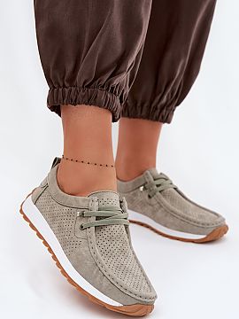 poltopánky Step in style  Dámske poltopánky vyrobené z prírodného zamatového materiálu sú pohodlnou a štýlovou ponukou na každý deň. Zvršok s jemnými p