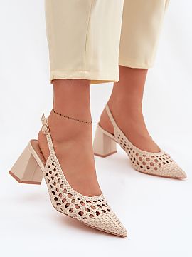 Sandále na podpätku Step in style  Pletené sandále na stĺpiku pre dámy sú elegantnou ponukou vytvorenou s ohľadom na výnimočné príležitosti. Ich štýlový vzhľad 