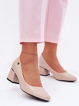 Lodičky na opätku Step in style  Topánky značky Vinceza sú klasickou eleganciou v modernom prevedení. Vyrobené z ekokože, vyzerajú štýlovo a sú vynikajúcou voľbo
