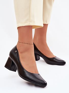 Lodičky na opätku Step in style  Topánky značky Vinceza sú klasickou eleganciou v modernom prevedení. Vyrobené z ekokože, vyzerajú štýlovo a sú vynikajúcim výber