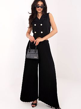 nastaviť Italy Moda  Dámsky set pozostávajúci z vesty a nohavíc je elegantnou a všestrannou ponukou, ktorá sa hodí nielen do každodenných štýlov, do p