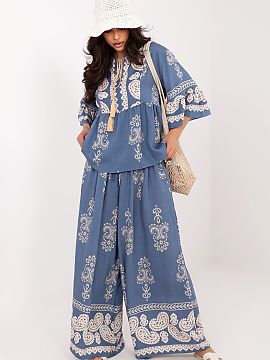 nastaviť Italy Moda  Dámsky komplet v boho štýle je ľahkou a štýlovou ponukou ideálnou na každý deň. Voľný strih a módna potlač dodávajú celku v�