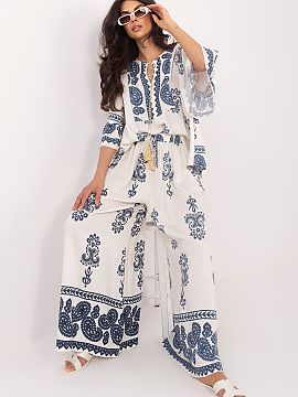 nastaviť Italy Moda  Dámsky set v boho štýle je ľahká a štýlová ponuka, ideálna na každý deň. Voľný strih a moderný potlač dodávajú celku výni