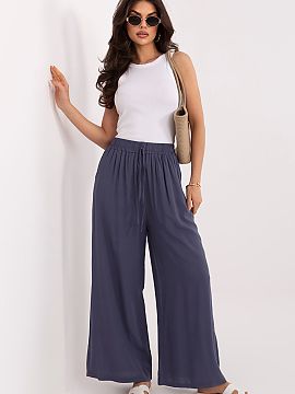 dámske nohavice Italy Moda  Dámske nohavice typu palazzo sú ideálnou ponukou pre každodenné nosenie pre ženy, ktoré oceniajú pohodlie a nadčasový štýl. Hlad