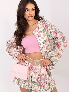 Kurtka Italy Moda  Módna dámska bomber bunda, ideálna na jarnú/ljetnú sezónu. Navrhnutá v casual štýle, skvelo sa hodí do každodenných outfitov, do