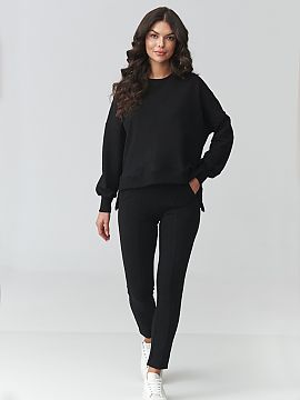 nastaviť Makadamia  Štýlový dámsky teplý set je ideálnou kombináciou pohodlia a moderného dizajnu. Súprava pozostáva z voľnej mikiny s oversized stri