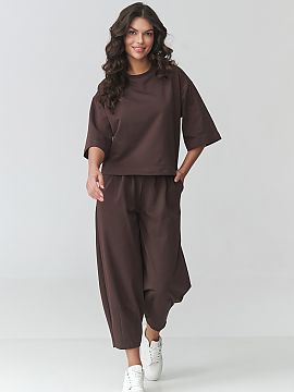 Sada Makadamia  Štýlový dámsky komplet zo športového oblečenia je ideálnou ponukou pre ženy, ktoré oceniajú pohodlie a módný vzhľad vo svojich