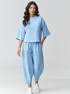 nastaviť Makadamia  Štýlový dámsky set s teplákovkou je ideálnou ponukou pre ženy, ktoré oceniajú pohodlie a módný vzhľad vo svojich každodenných 