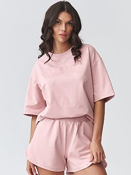 nastaviť Makadamia  Štýlový dámsky set s nohavicami je ideálnou ponukou pre ženy, ktoré oceňujú pohodlie a moderný, minimalistický štýl. Súprava p