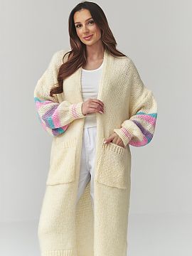 Kardigan Makadamia  Dlhý dámsky sveter je ideálnou ponukou pre ženy, ktoré oceňujú pohodlie a štýl vo svojich každodenných outfitoch. Model vo forme 