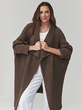 Kardigan Makadamia  Tento dlhý dámsky sveter je skvelou voľbou pre ženy, ktoré oceniajú pohodlie, štýl a nadčasový dizajn. Model v tvare kardigánu pr