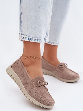 Mokasíny Step in style  Mokasíny od značky Vinceza sú spojením pohodlia a jemnej elegancie v každodennom podaní. Topánky sú veľmi ľahké, čo znamená, ž