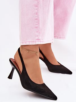 Sandále na podpätku Step in style  Dámske sandále na opätku z imitácie semišu sú elegantnou a nadčasovou ponukou, ktorá skvele doplní mnoho štýlov. Vyrobené z mäk