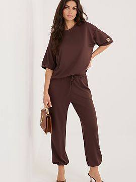 nastaviť Rue Paris  Dámska súprava s teplákovou bundou a nohavicami je ideálnou ponukou pre ženy, ktoré ocenia pohodlie a moderný štýl na každý deň.