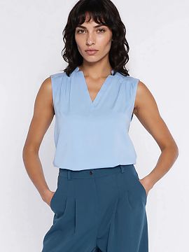 blúzka Nife  Blúzka s pravidelným strihom, ktorá kombinuje pohodlie s ženskou eleganciou. Vyrobená z ľahkej a vzdušnej viskózy, skvele padne na p