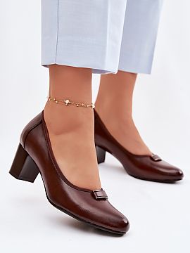 Lodičky na opätku Step in style  Topánky značky Vinceza sú elegantným modelom s nadčasovým charakterom. Vyrobené z ekokože. Umiestnené na stabilnom podpätku typu s