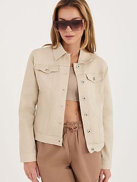 Džínová bunda Factory Price  Dámska jeansová bunda je nadčasovým kúskom šatníka, ideálnym na jar/leto. V casual štýle sa skvele hodí do každodenných outfito