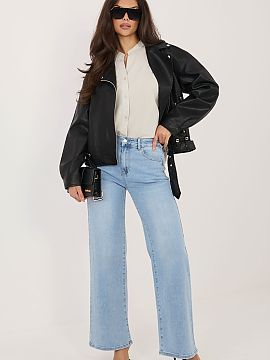 Dámske tričko Factory Price  Košeľa dámska s klasickým strihom je elegantná a univerzálna ponuka, ideálna nielen na bežné nosenie, ale aj do práce. Jej hladký