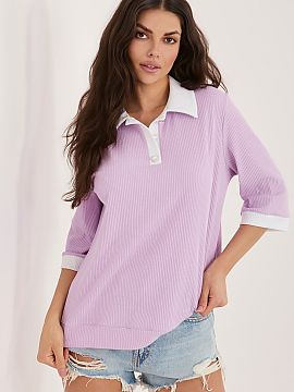 blúzka Lakerta  Denne daglige bluse med et klassisk, glat design er et universelt forslag, der vil fungere perfekt i mange forskellige outfits. Lavet af h?j