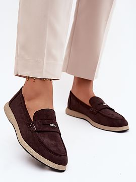 Mokasíny Step in style  Mokasíny značky Vinceza sú elegantnou a pohodlnou ponukou na každý deň. Ich klasický strih v kombinácii s jemnými detailmi ich skve